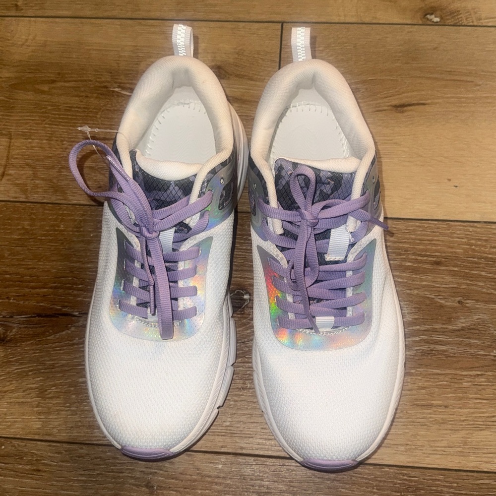 Easy Spirit Emove
Maxine10 Fabric White and Lavender Size 8.5 NWOT